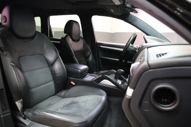 2008 Porsche 955/957 Cayenne GTS - Image 13 of 21