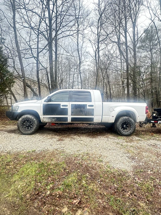 2008 Ram Heavy Duty - Image 2 of 4