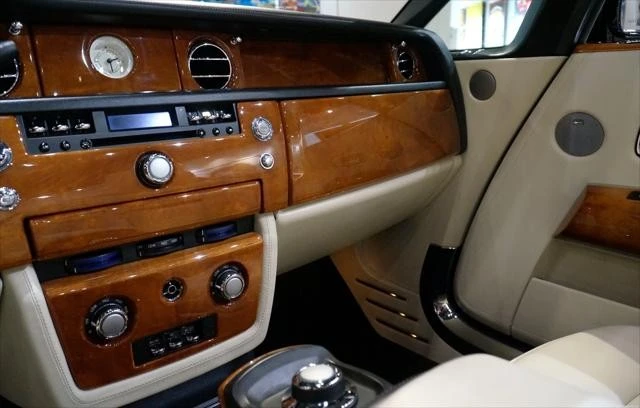 2008 Rolls-Royce Phantom VII - Image 18 of 31