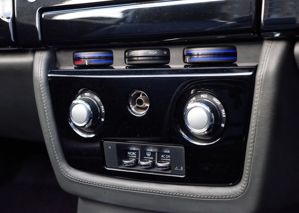 2008 Rolls-Royce Phantom VII - Image 17 of 30