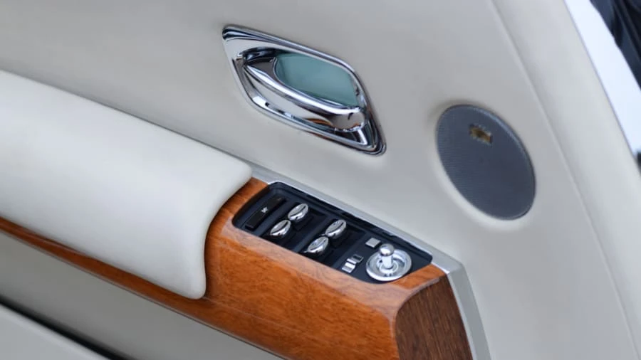 2008 Rolls-Royce Phantom VII - Image 18 of 31