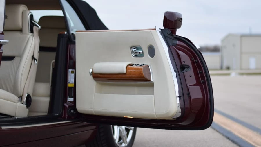 2008 Rolls-Royce Phantom VII - Image 14 of 31