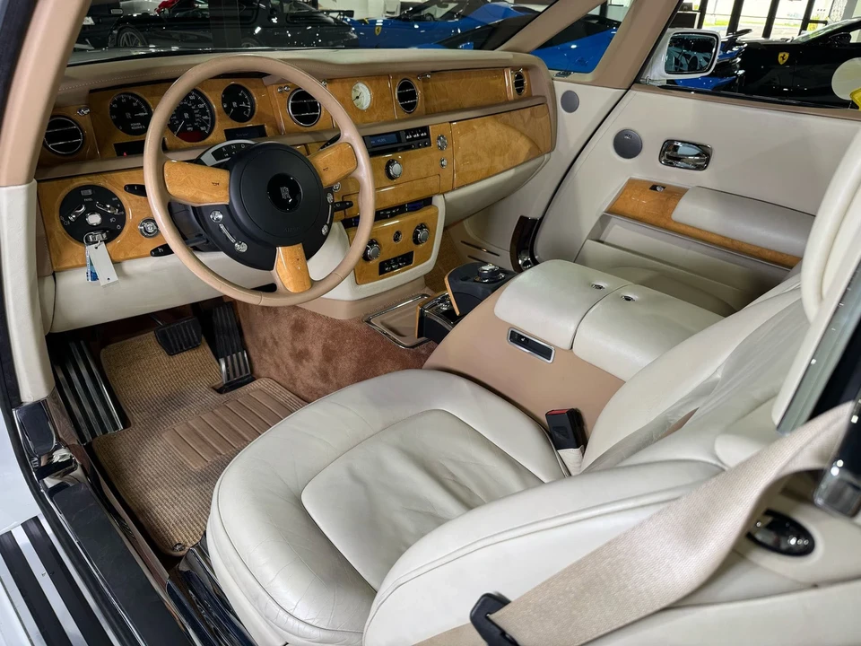 2008 Rolls-Royce Phantom VII - Image 17 of 21