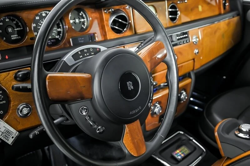 2008 Rolls-Royce Phantom VII - Image 24 of 31