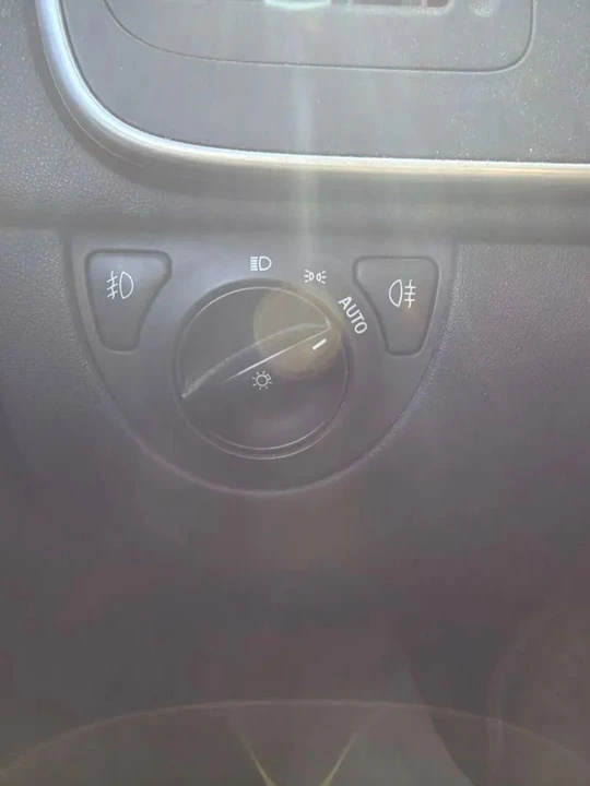 2008 Saab 9-3 2nd Gen - Image 23 of 31