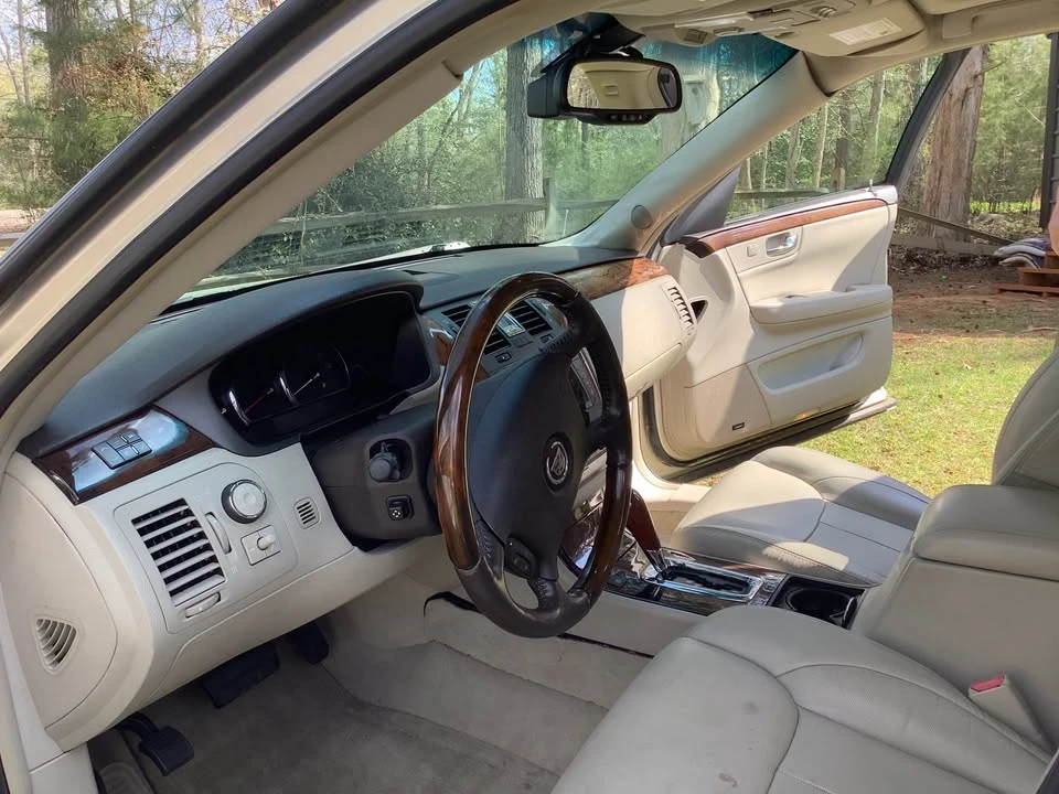 2008 Cadillac STS - Image 2 of 3