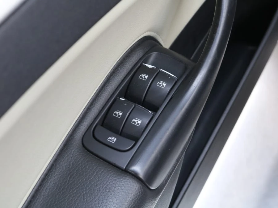 2008 Saab 9-3 2nd Gen - Image 29 of 31