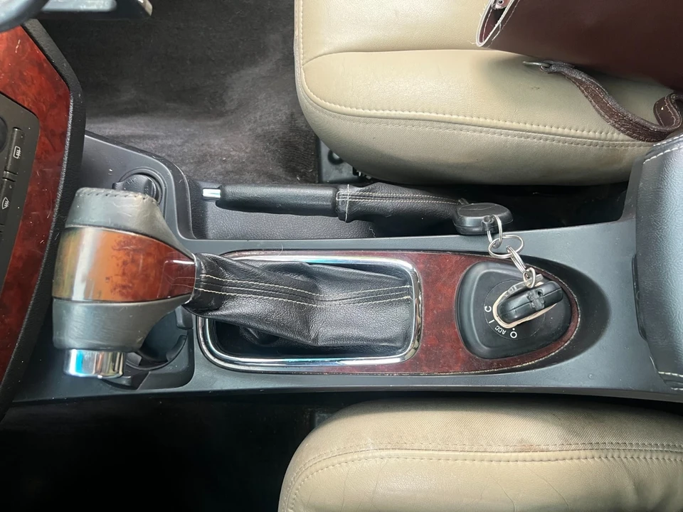 2008 Saab - Image 16 of 21