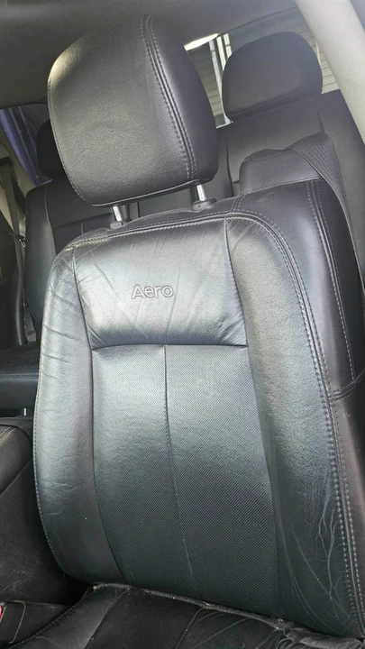 2008 Saab - Image 16 of 17