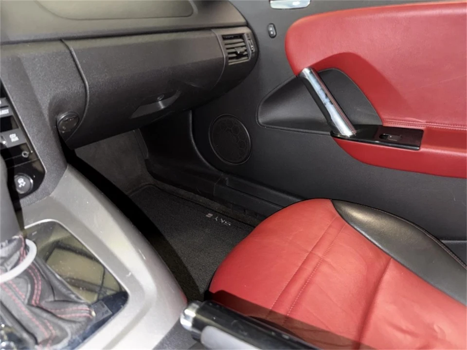 2008 Saturn Sky - Image 17 of 31