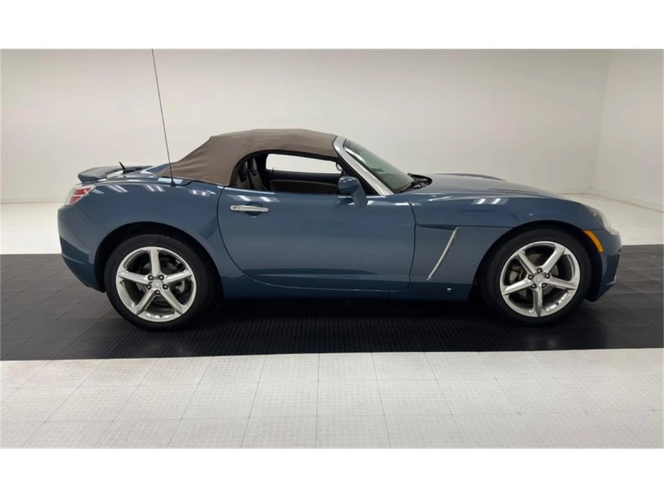 2008 Saturn Sky - Image 9 of 31