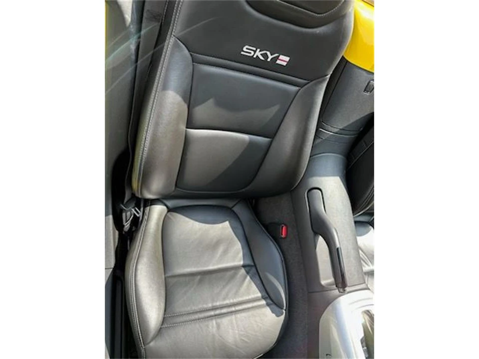 2008 Saturn Sky - Image 9 of 17