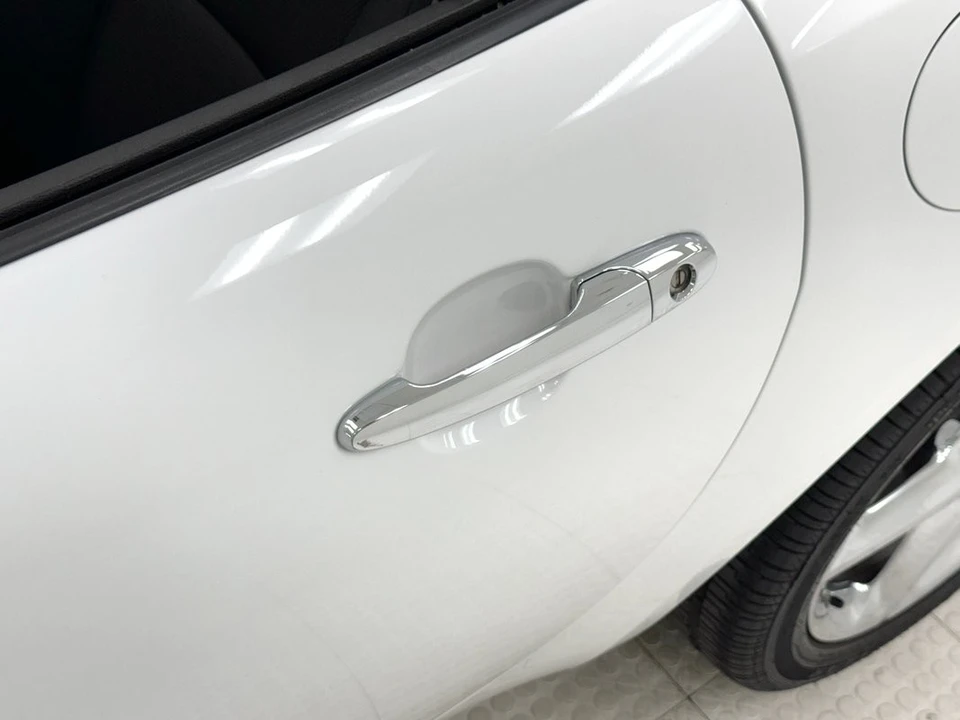 2008 Saturn Sky - Image 19 of 21