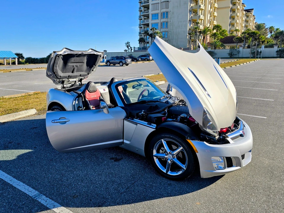 2008 Saturn Sky Red Line - Image 17 of 31