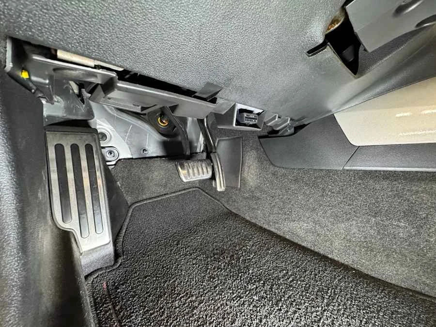 2008 Saturn Sky Red Line - Image 27 of 31
