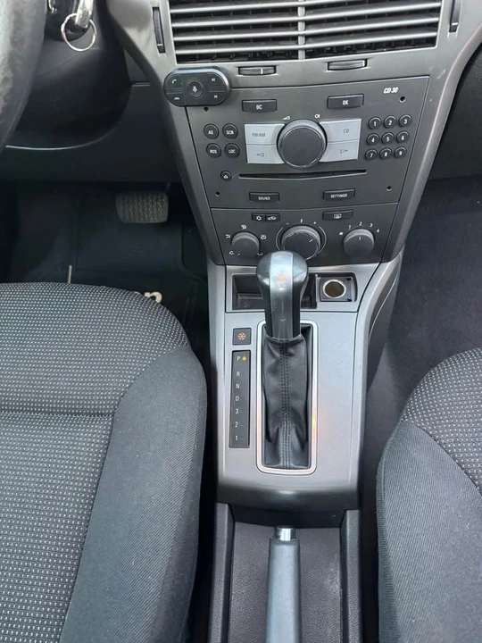 2008 Saturn - Image 8 of 14