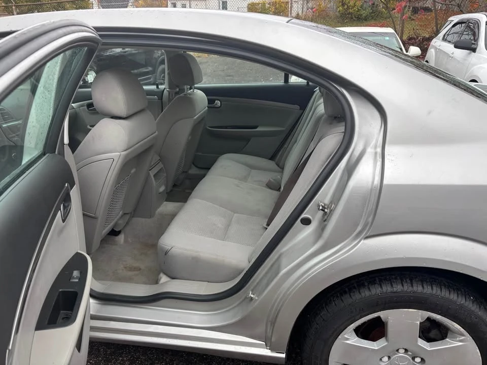 2008 Saturn - Image 6 of 8