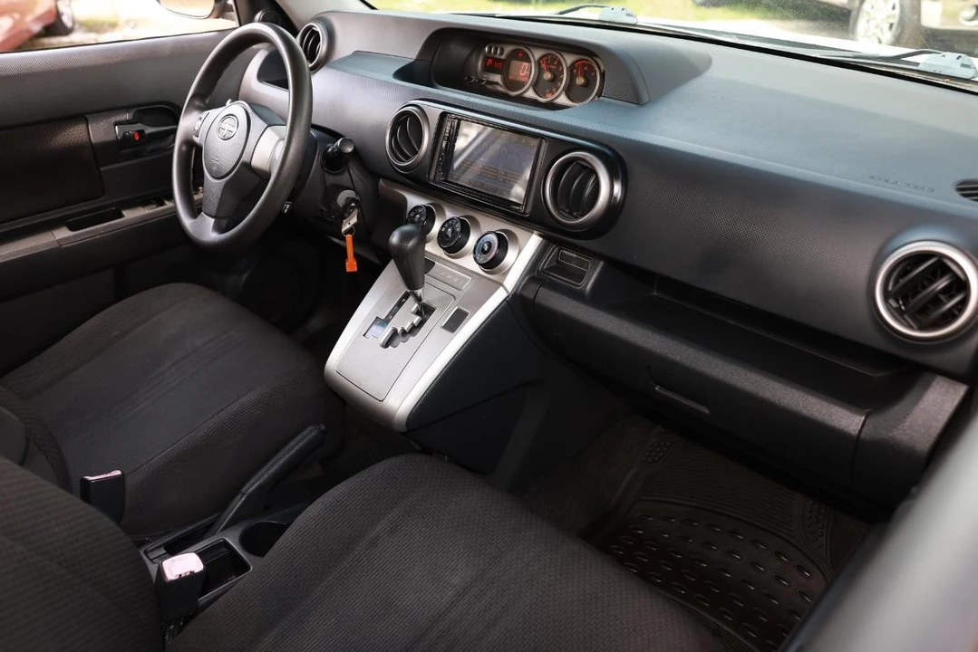 2008 Scion xB - Image 16 of 21