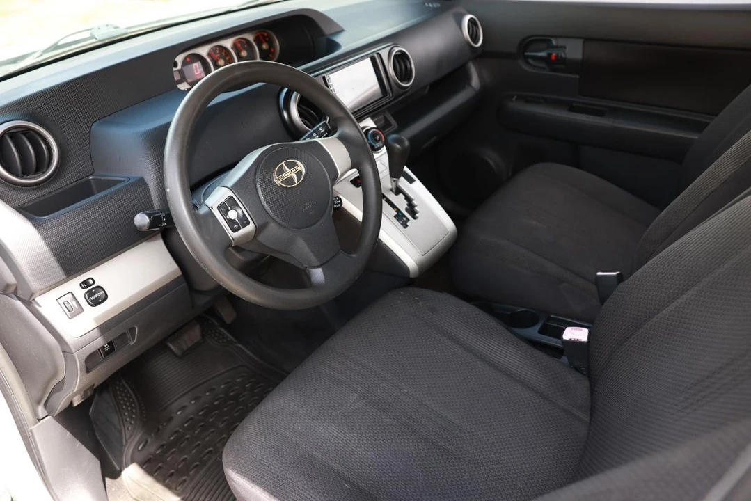 2008 Scion xB - Image 4 of 21