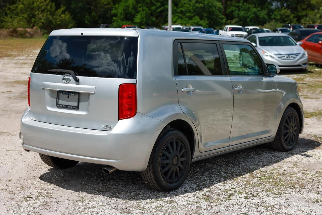 2008 Scion xB - Image 11 of 21