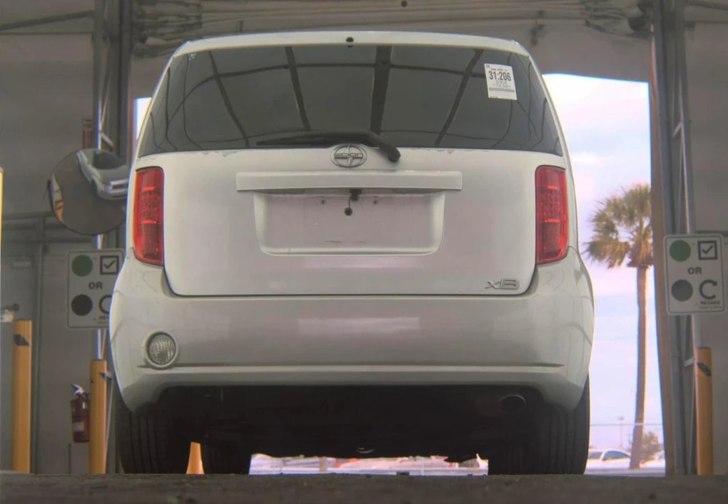 2008 Scion xB - Image 7 of 17
