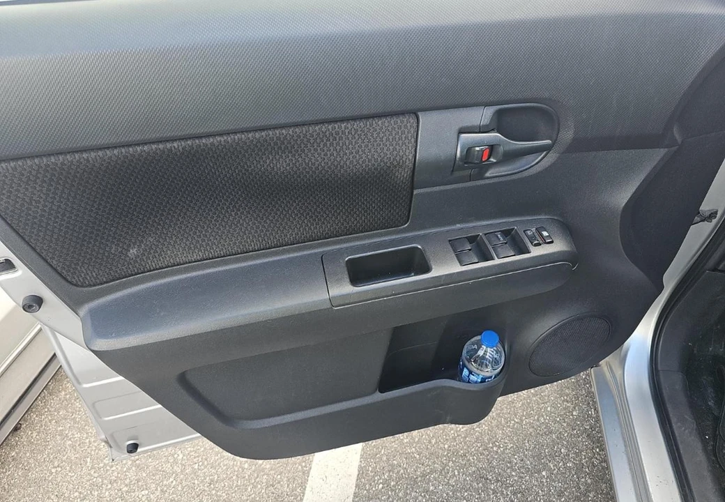 2008 Scion xB - Image 16 of 17