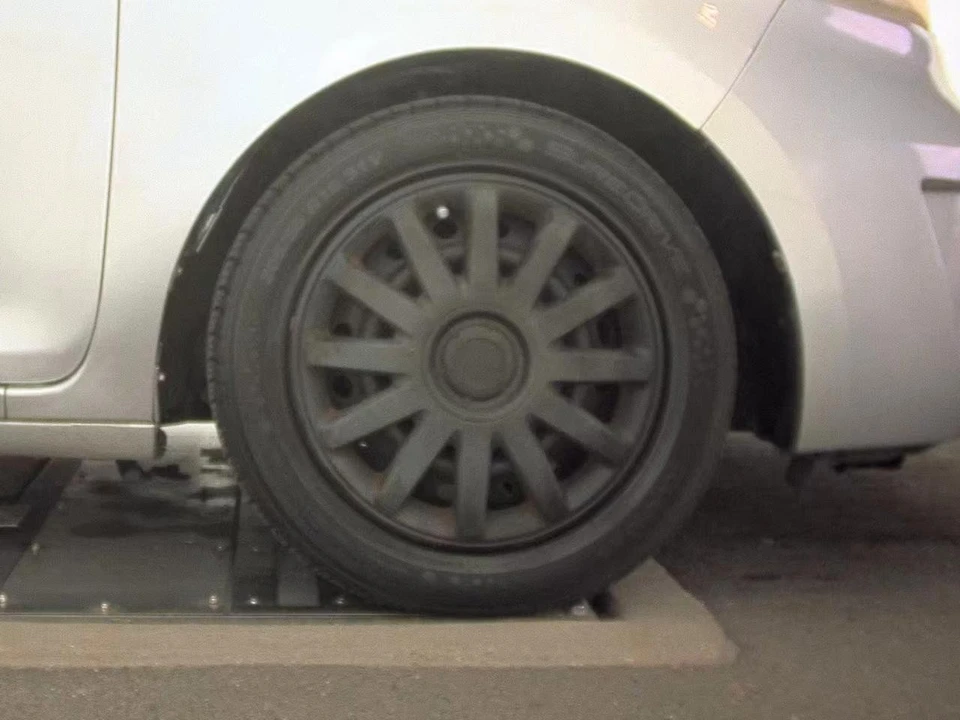2008 Scion xB - Image 9 of 17