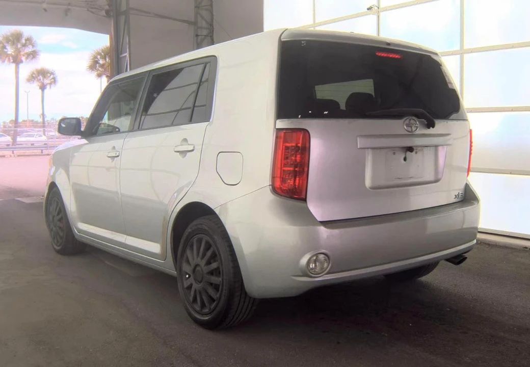2008 Scion xB - Image 8 of 17
