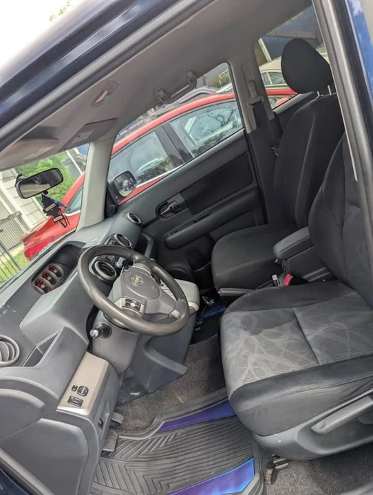 2008 Scion xB - Image 4 of 10
