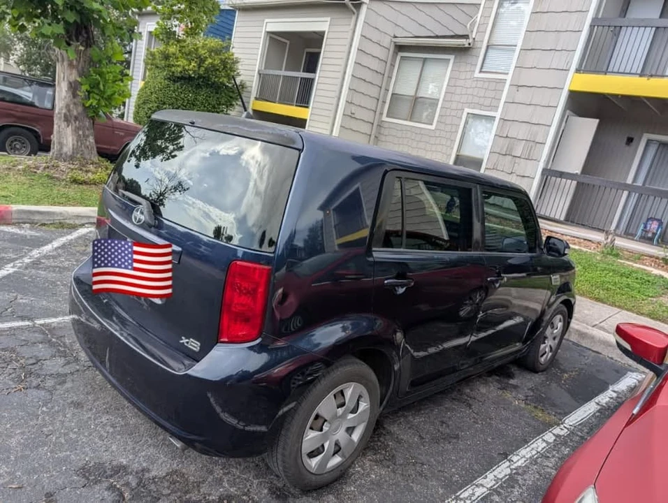 2008 Scion xB - Image 5 of 10