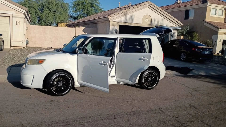 2008 Scion xB - Image 2 of 20