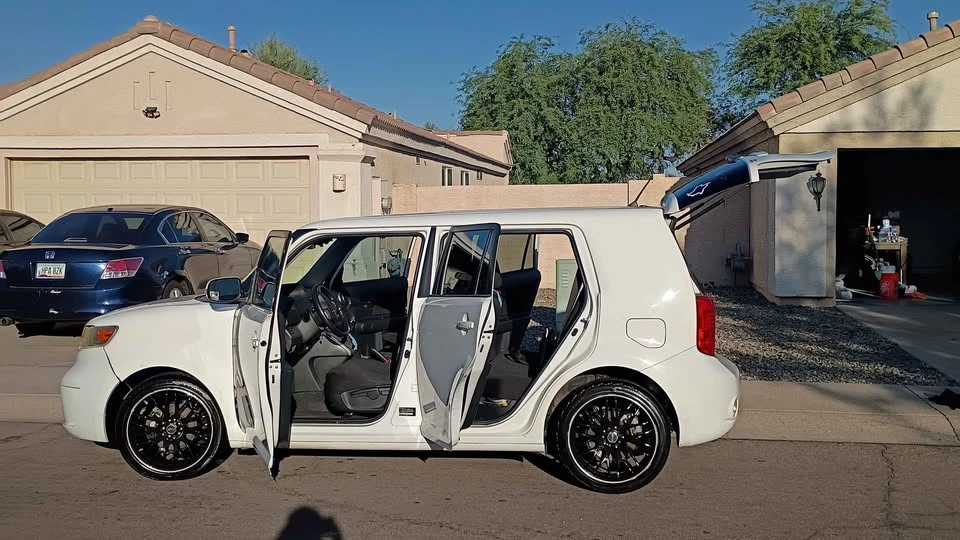 2008 Scion xB - Image 3 of 20