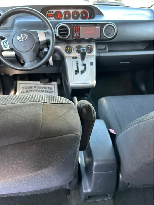 2008 Scion xB - Image 6 of 9