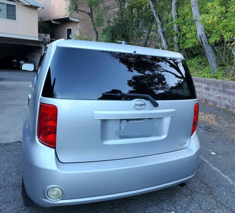 2008 Scion xB - Image 11 of 14