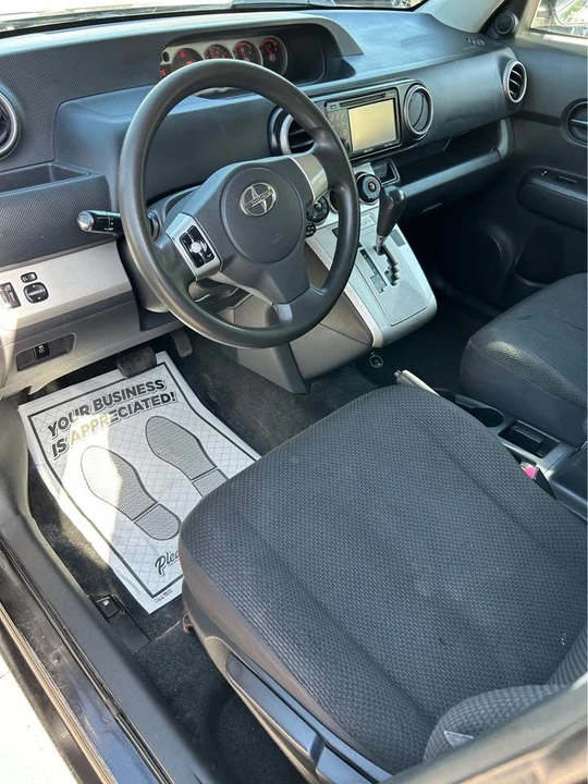 2008 Scion xB - Image 5 of 9