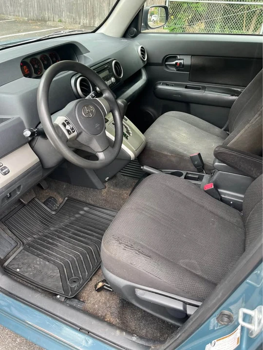 2008 Scion xB - Image 7 of 13