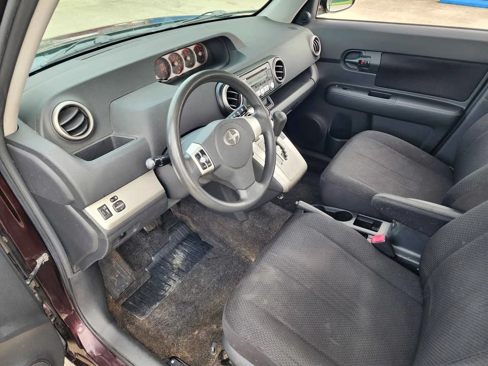 2008 Scion xB - Image 12 of 13