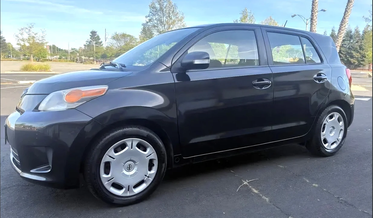 2008 Scion xD - Image 3 of 10