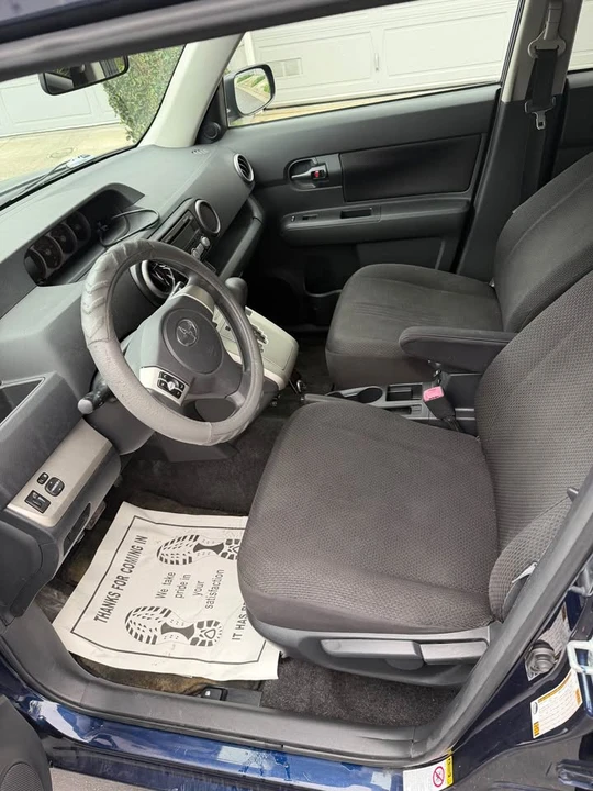 2008 Scion xB - Image 5 of 8