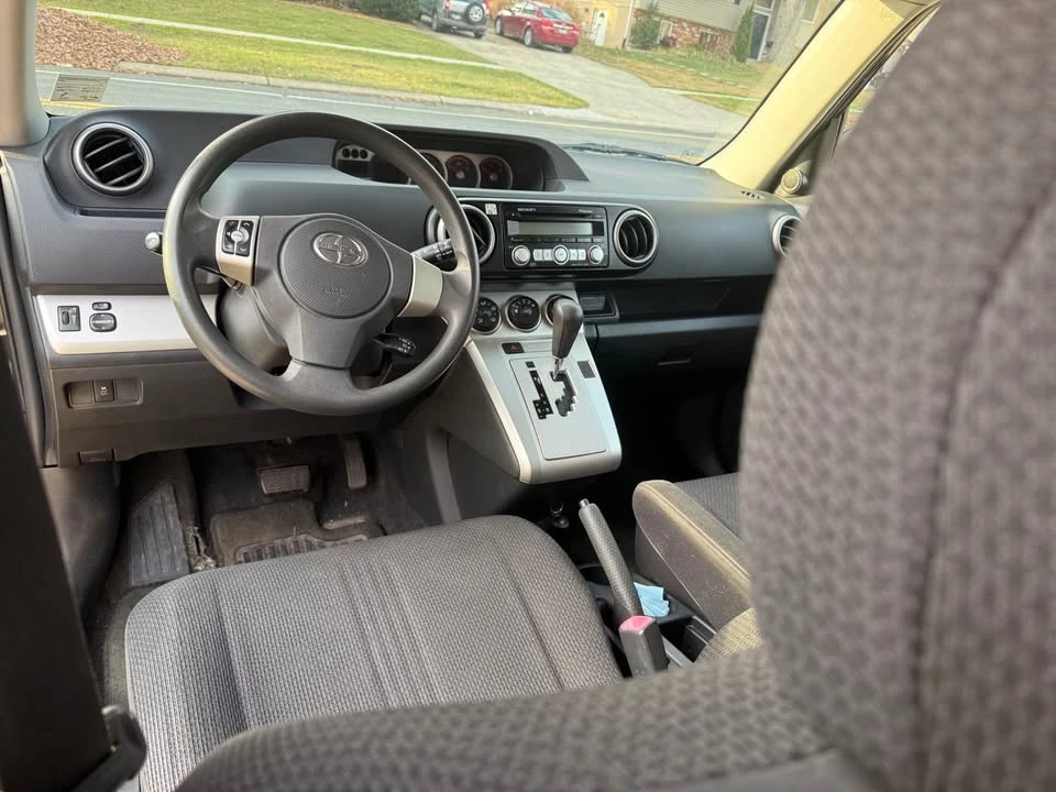 2008 Scion xB - Image 4 of 8