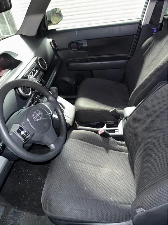 2008 Scion xB - Image 9 of 10