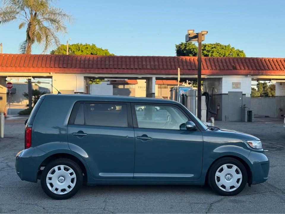 2008 Scion xB - Image 2 of 10