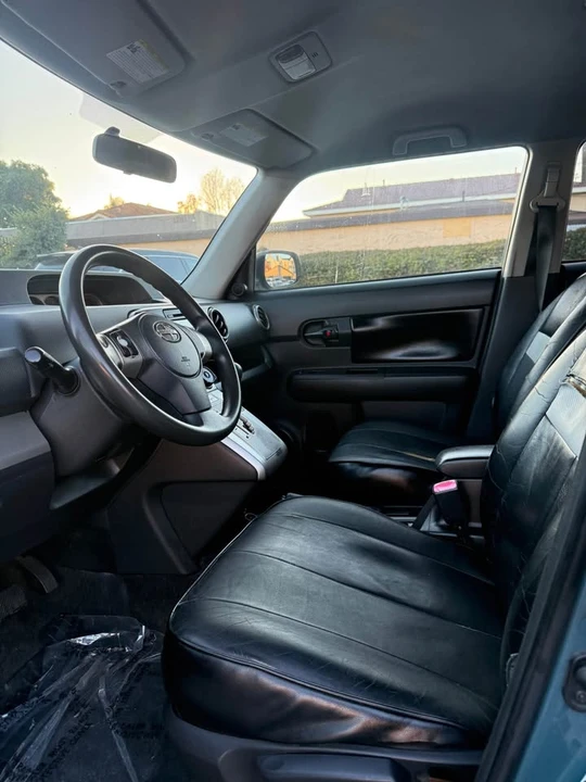 2008 Scion xB - Image 7 of 10