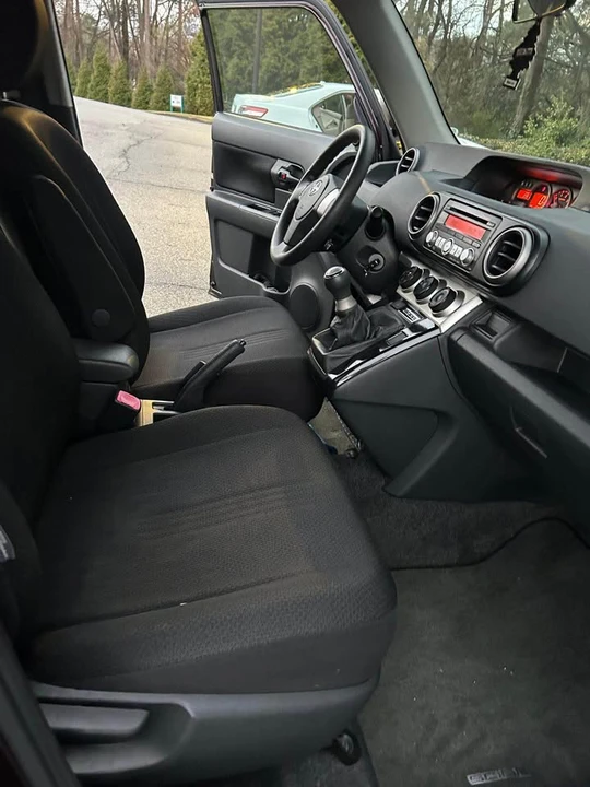 2008 Scion xB - Image 9 of 12