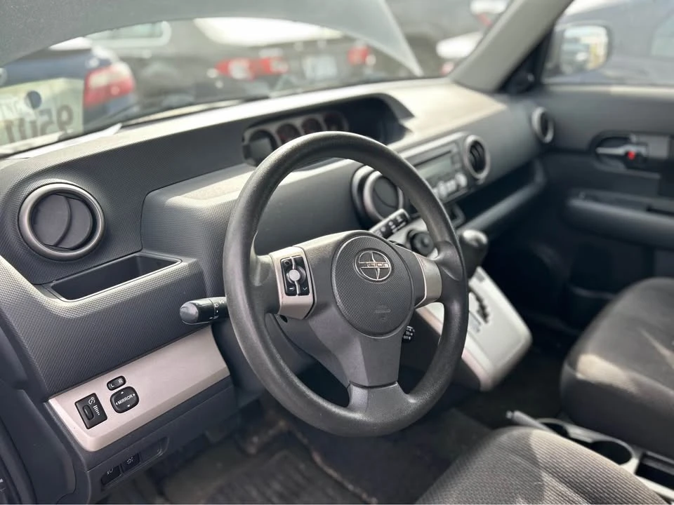 2008 Scion xB - Image 8 of 17