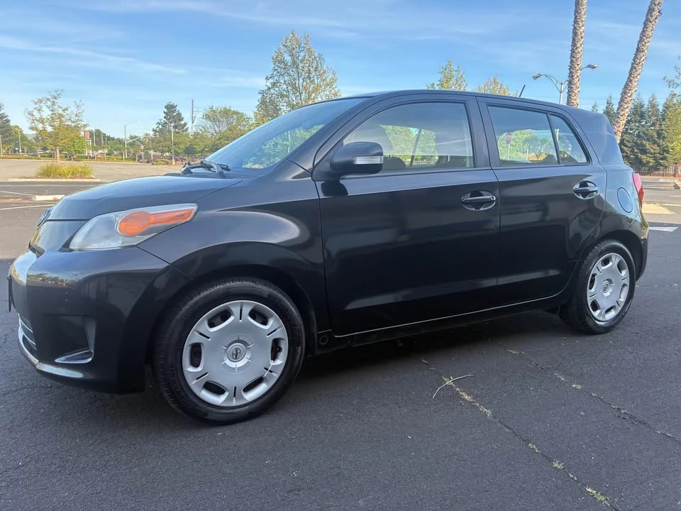 2008 Scion xD - Image 2 of 11