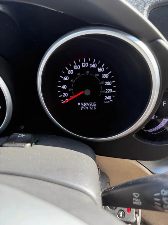 2008 Subaru - Image 7 of 8