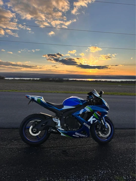 2008 Suzuki Motorcycles - Image 2 of 3