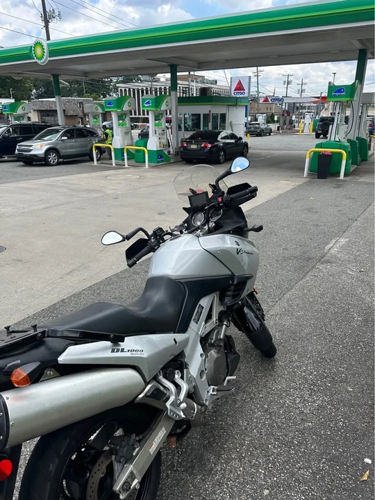 2008 Suzuki - Image 3 of 6