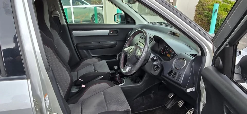 2008 Suzuki - Image 10 of 17